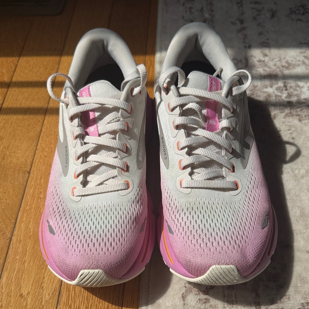 White and Pink Brooks ghost Women's Running Shoes